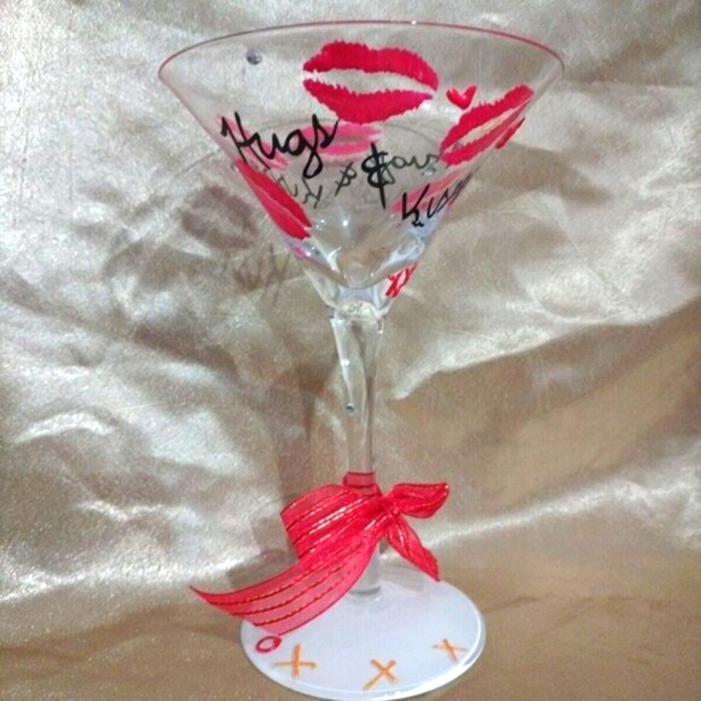 DELISH FIFTH AVENUE HAND PAINTED HAPPY BIRTHDAY HUGS AND KISSES GLASS